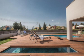 Villa Petreris Dyo - Lovely 3 Bedroom Ayia Napa Villa with Pool - Short walk to Nissi Avenue, Ayia Thekla